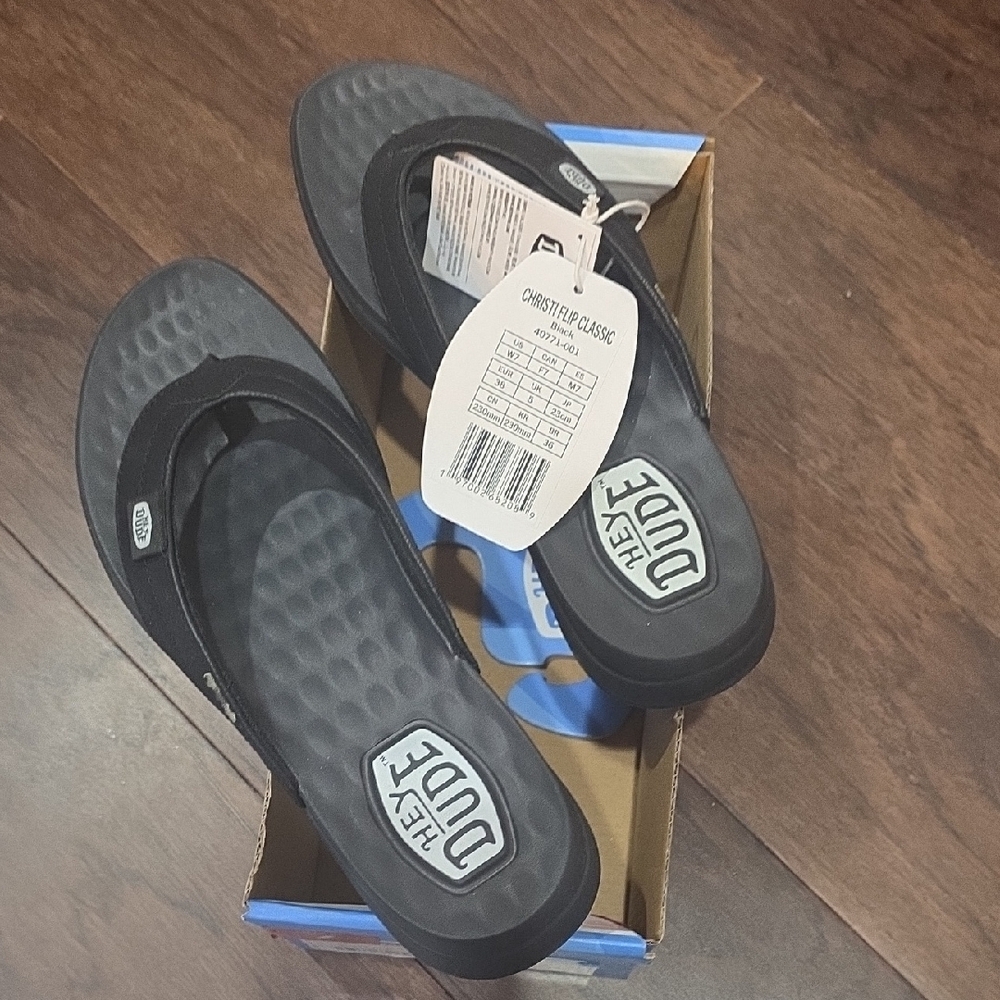 Hey Dude Christi Flip Classic Sandals - Picture 4 of 8